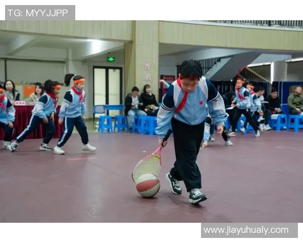小学体育教学中足球技能的试讲与实践探索活动